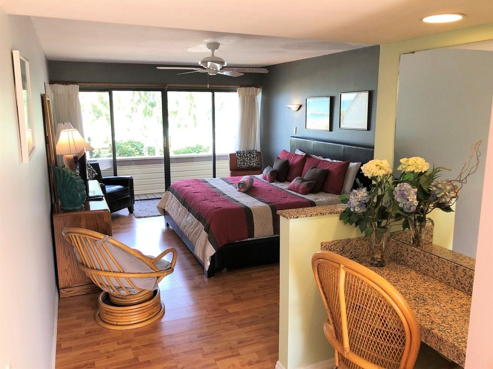The Bird's Nest Vacation Rentals: 403 Gulf Dr S, Bradenton Beach, FL 34217